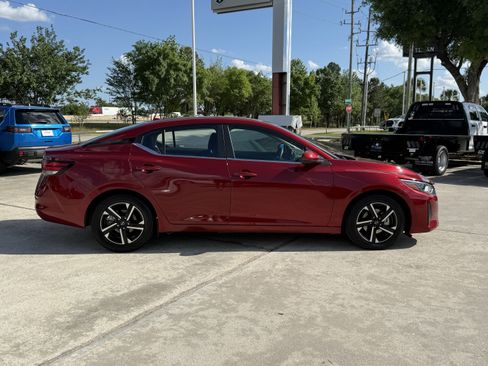 Used 2024 Nissan Sentra SV image 3