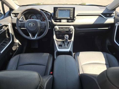 Used 2022 Toyota RAV4 XLE Premium image 37