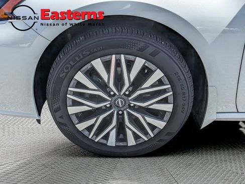 Used 2024 Nissan Altima 2.5 SV AWD/4WD image 24