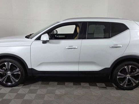 Used 2019 Volvo XC40 T5 Inscription image 4