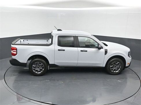 New 2025 Ford Maverick XLT image 40
