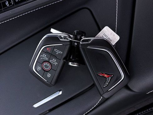 Used 2024 Chevrolet Corvette Stingray Preferred Conv image 32