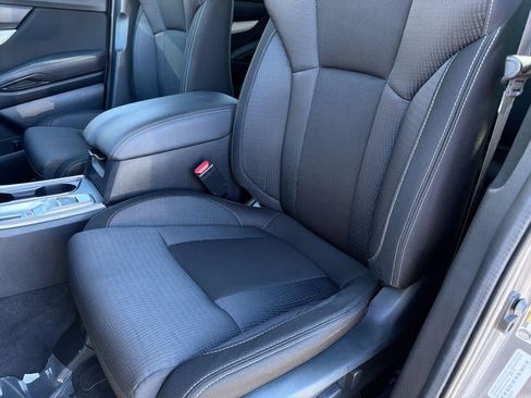 Certified 2022 Subaru Ascent Premium w/ Convenience Package image 17