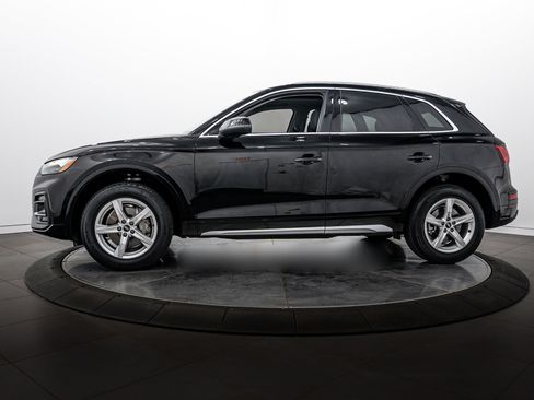 Used 2023 Audi Q5 2.0T Premium w/ Convenience Package image 6