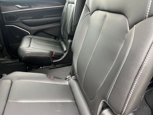 New 2026 Jeep Grand Cherokee L Limited w/ Limited Altitude Package AWD/4WD image 22