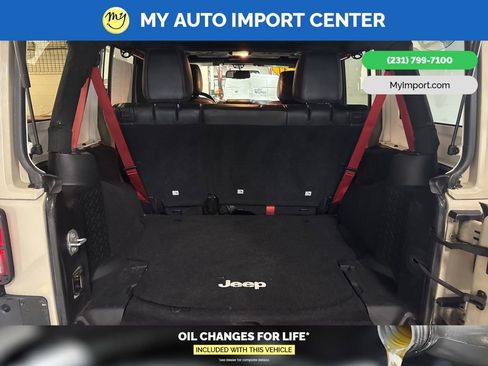 Used 2017 Jeep Wrangler Unlimited Rubicon w/ Quick Order Package 23Z Recon image 26