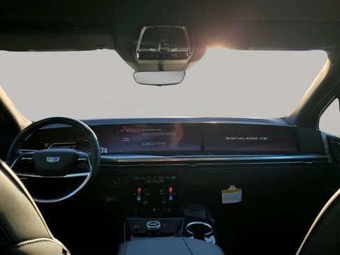 New 2026 Cadillac Escalade IQL Luxury image 24