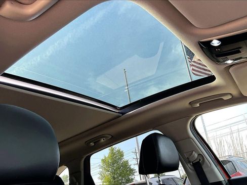 Used 2022 Kia Sorento S w/ Panoramic Sunroof Package FWD image 28