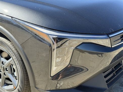 New 2025 Kia K4 LXS image 10