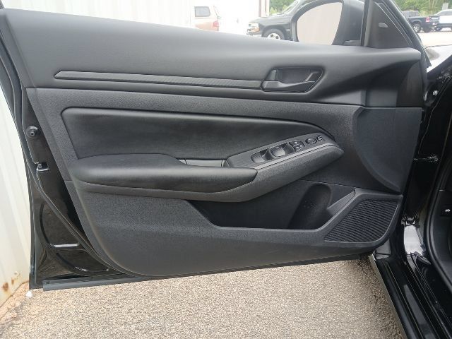 Used 2024 Nissan Altima 2.5 S FWD image 36