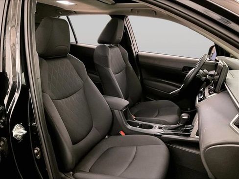 Used 2023 Toyota Corolla Cross LE w/ Moonroof Package AWD/4WD image 7