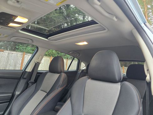 Used 2022 Subaru Crosstrek 2.0i Premium w/ Moonroof Package image 22