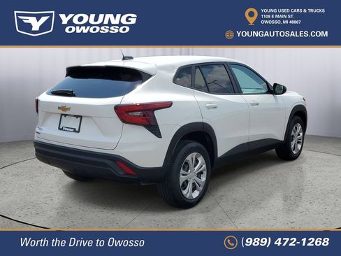Certified 2024 Chevrolet Trax LS FWD image 3