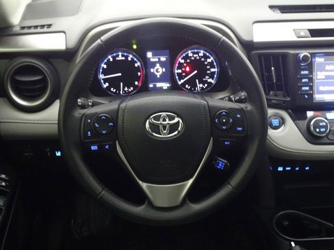 Used 2018 Toyota RAV4 Limited image 24