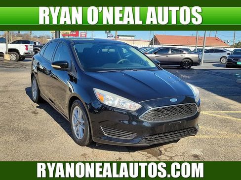 Used 2017 Ford Focus SE image 1