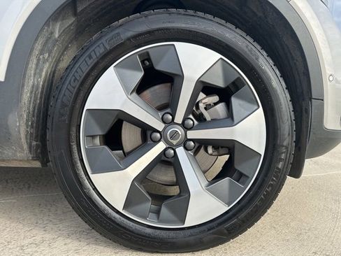 Certified 2025 Volvo XC40 B5 Plus image 11