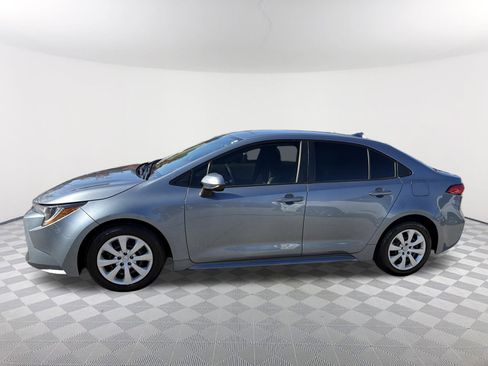 Used 2021 Toyota Corolla LE image 12