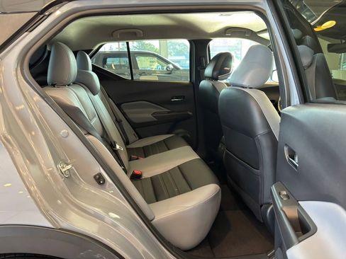 Used 2021 Nissan Kicks SR w/ SR Premium Package FWD image 27