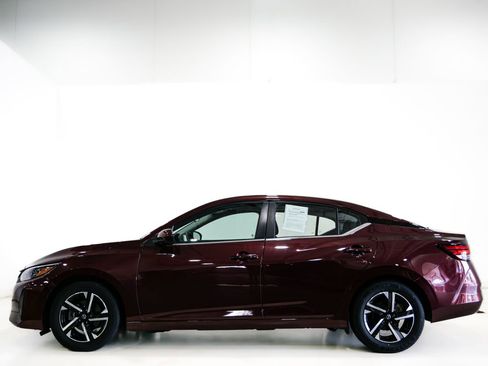 Used 2024 Nissan Sentra SV image 5