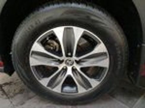 Used 2023 Toyota Highlander XLE image 11