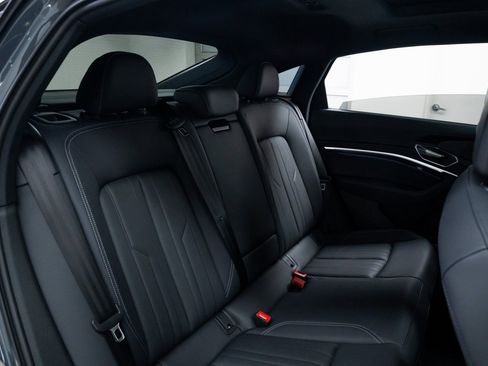 Used 2024 Audi Q8 e-tron Premium Plus image 23