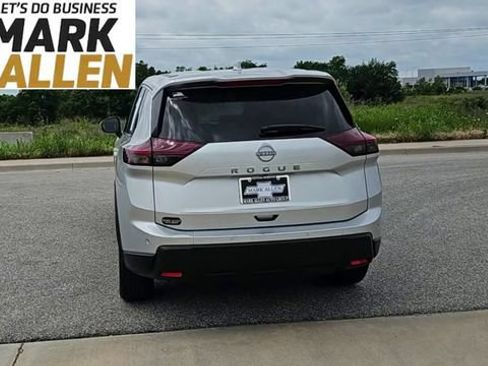 Used 2025 Nissan Rogue SV FWD image 7