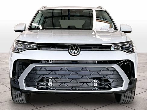 New 2026 Volkswagen Taos SE AWD/4WD image 5