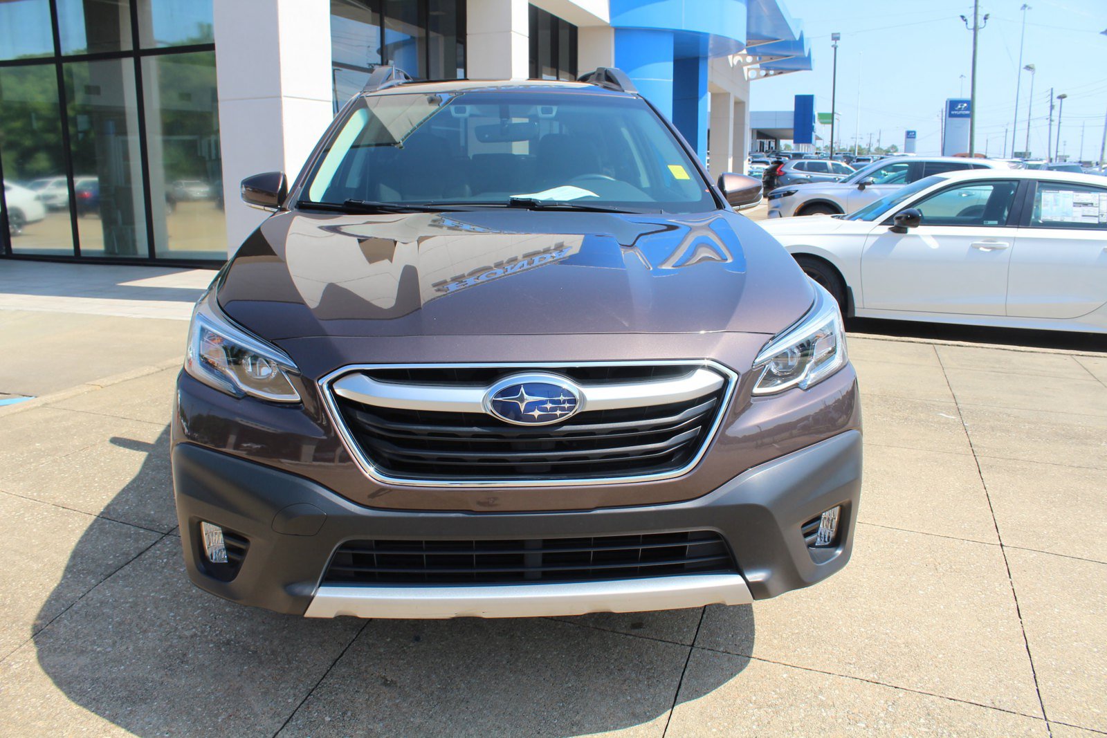 Used 2021 Subaru Outback Limited XT w/ Popular Package #2 AWD/4WD image 2