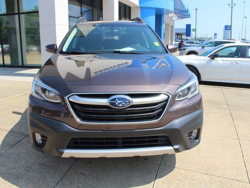 Used 2021 Subaru Outback Limited XT w/ Popular Package #2 AWD/4WD image 2