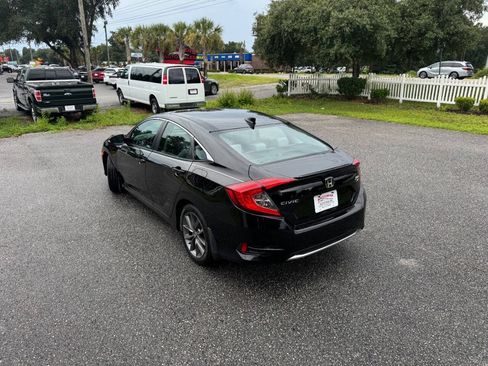 Used 2019 Honda Civic EX image 4