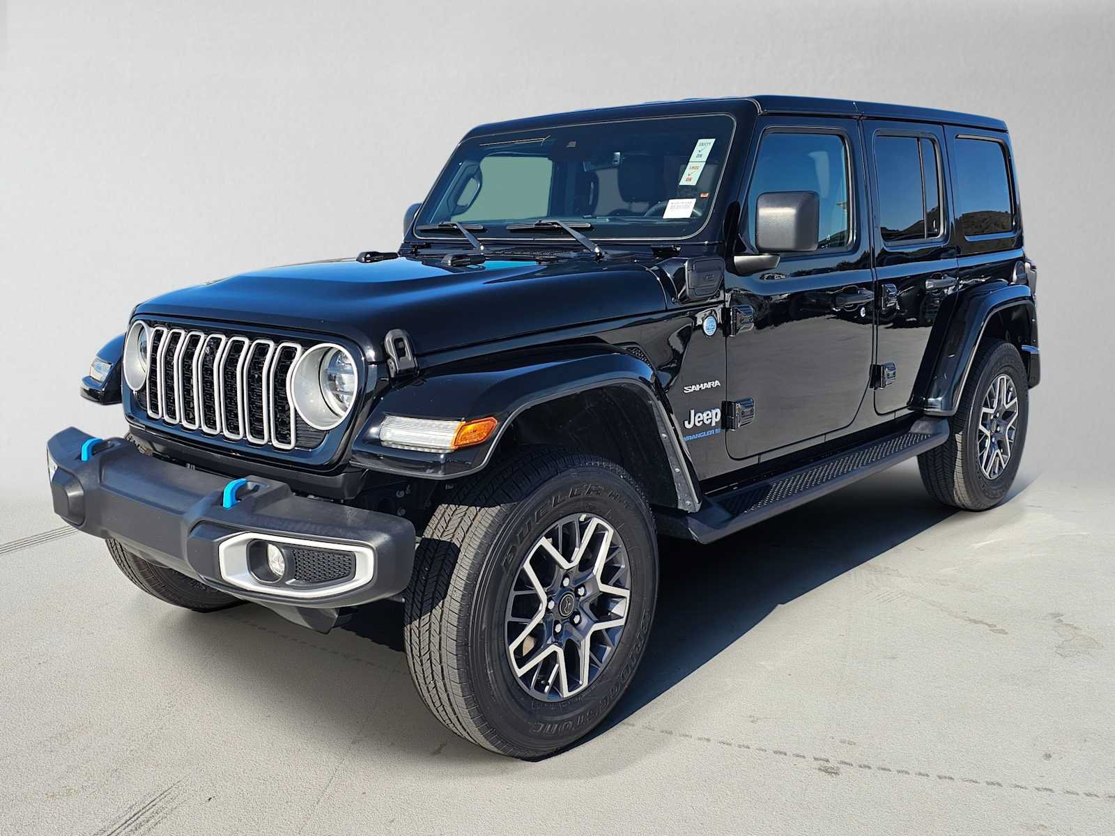 Used 2024 Jeep Wrangler Unlimited Sahara w/ Technology Group AWD/4WD image 7