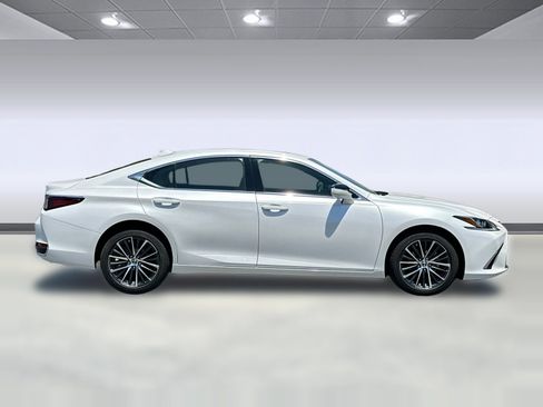 Certified 2023 Lexus ES 250 w/ Premium Package AWD/4WD image 8