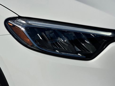 Used 2024 Mercedes-Benz GLC 300 4MATIC image 10