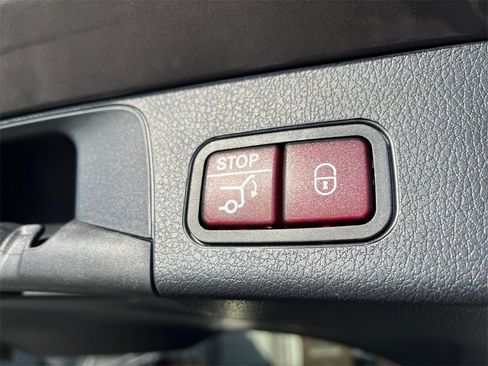 Certified 2025 Mercedes-Benz GLB 250 GLB 250 image 20