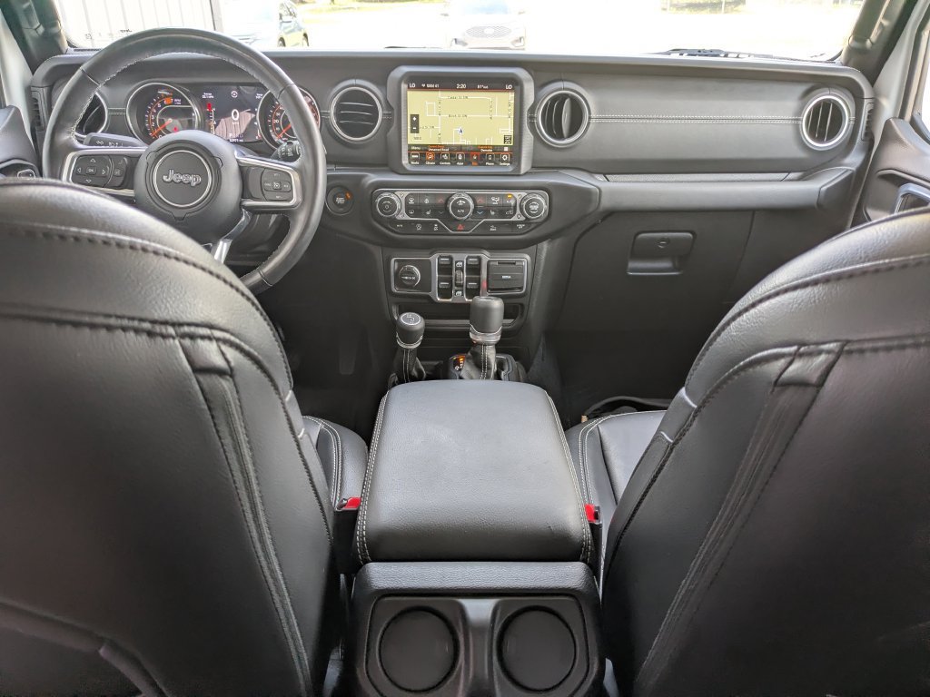 Used 2023 Jeep Wrangler Unlimited Sahara w/ Cold Weather Group AWD/4WD image 28
