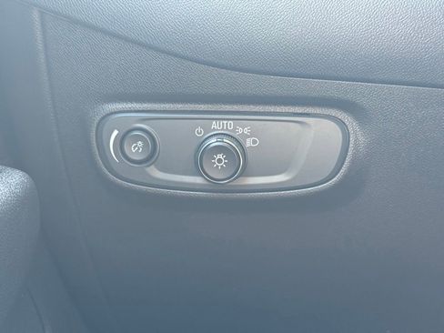 Used 2023 Chevrolet Equinox RS w/ LPO, Floor Liner Package FWD image 19