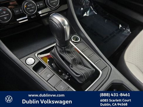 Certified 2020 Volkswagen Jetta R-Line w/ R-Line Cold Weather Package image 19