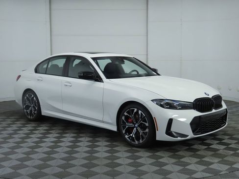 New 2026 BMW 330i 330i w/ M Sport Package image 3