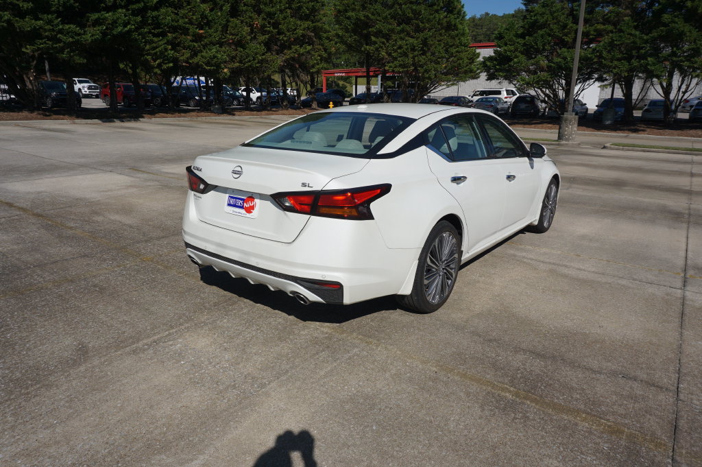 Used 2024 Nissan Altima 2.5 SL FWD image 24