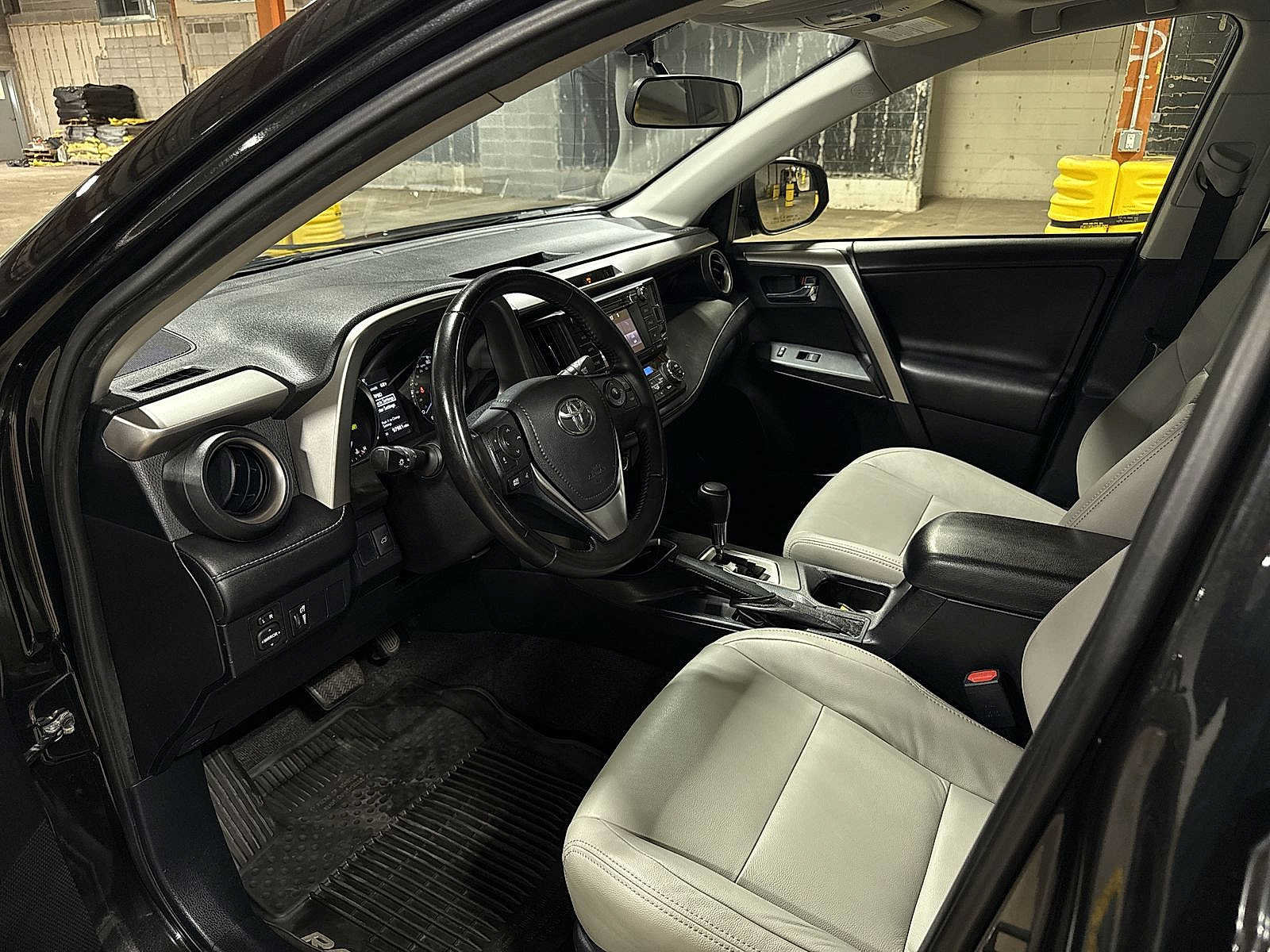 Certified 2016 Toyota RAV4 XLE AWD/4WD image 29