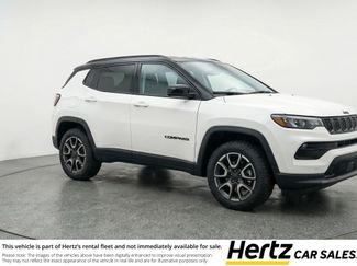 Used 2025 Jeep Compass Trailhawk video 1