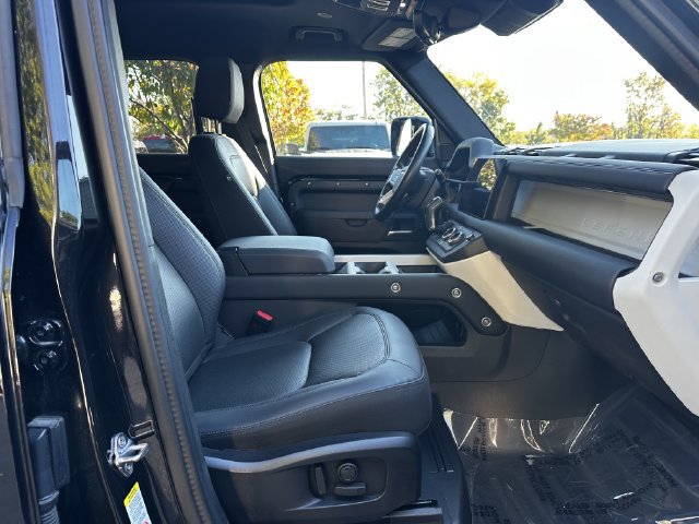 Used 2025 Land Rover Defender 110 S AWD/4WD image 33