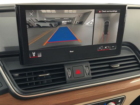 Used 2023 Audi Q5 e Premium Plus w/ Premium Plus Package image 24