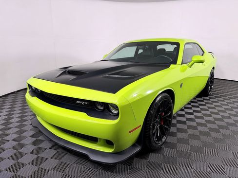 Used 2015 Dodge Challenger SRT Hellcat RWD image 2