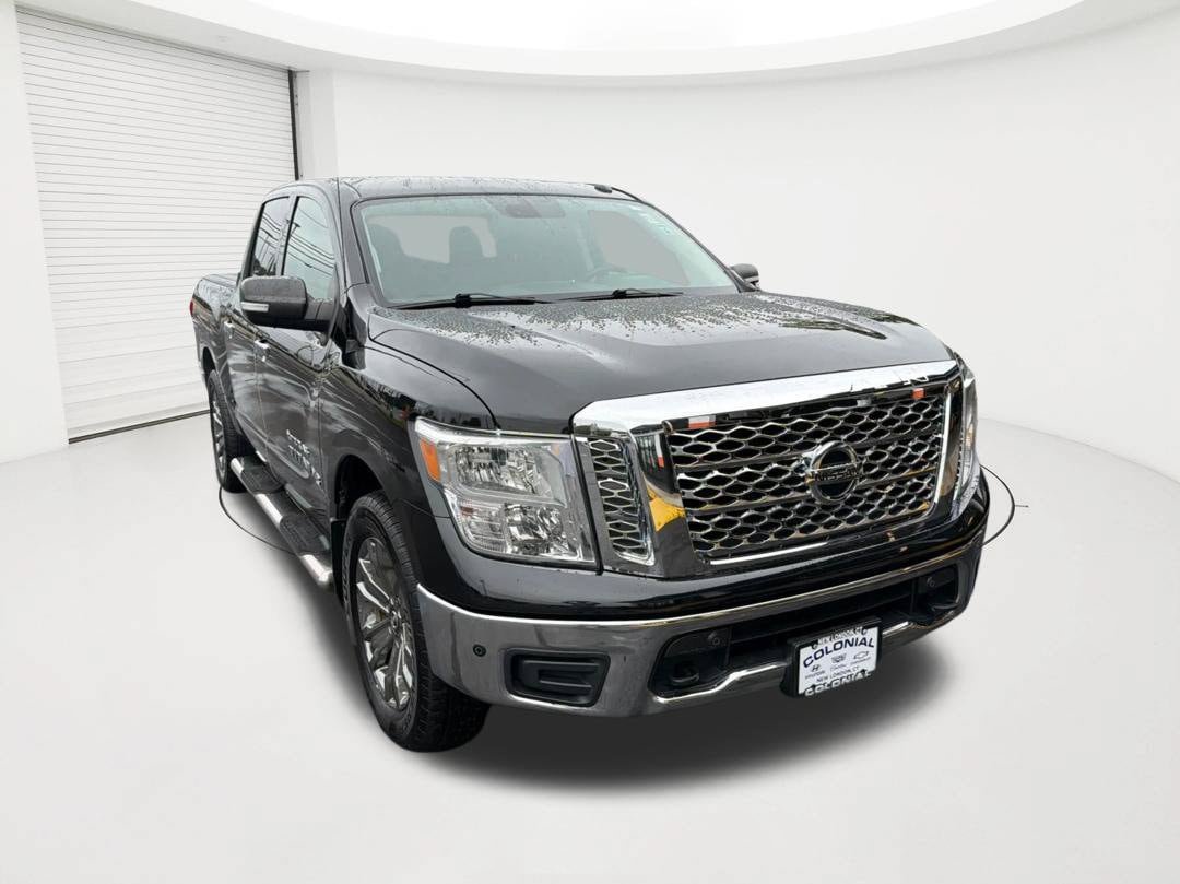 Used 2019 Nissan Titan SV w/ SV Convenience Package AWD/4WD image 3