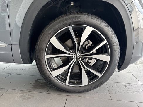 Used 2025 Volkswagen Atlas Cross Sport SEL Premium R-Line AWD/4WD image 56