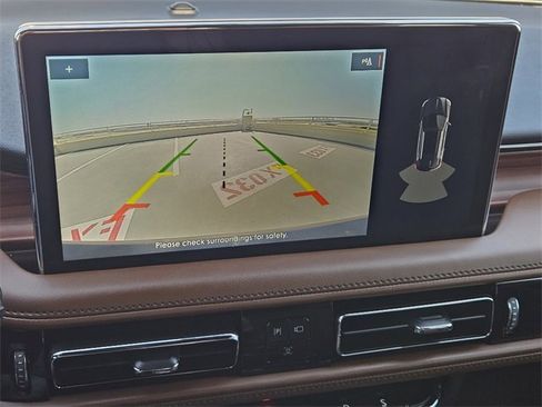 Certified 2023 Lincoln Nautilus Reserve image 18