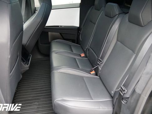 Used 2024 Tesla Cybertruck AWD Crew Cab image 31