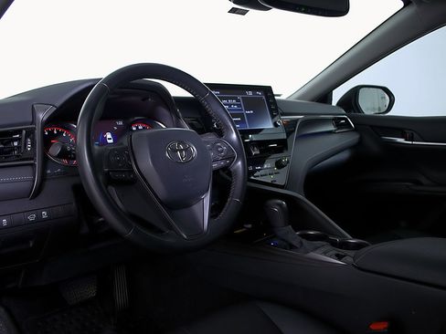 Used 2023 Toyota Camry XSE FWD image 13