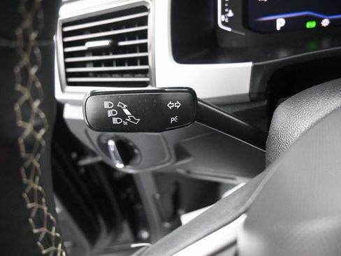 Used 2022 Volkswagen Atlas Cross Sport SE w/ Black Wheel Package image 20